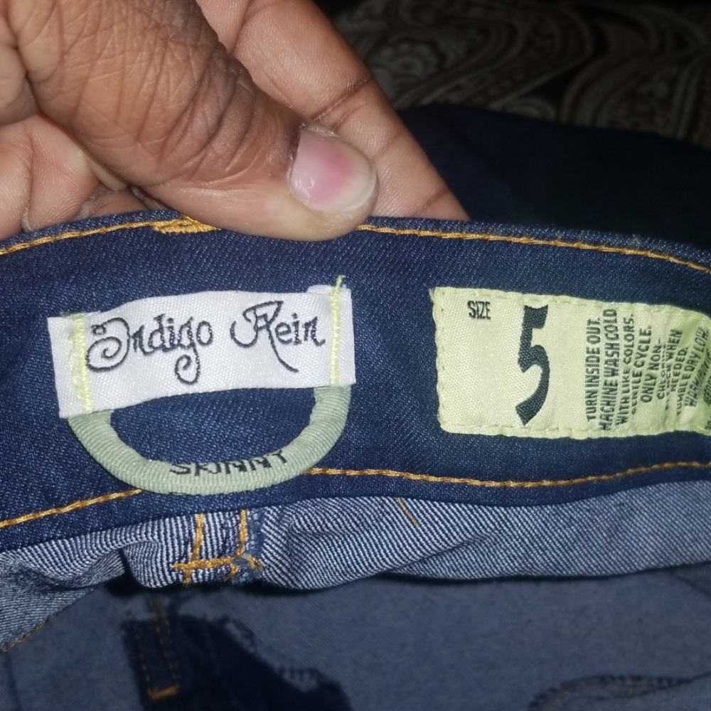 Skinny Jeans Distressed At The Knees - Picture 2 of 2